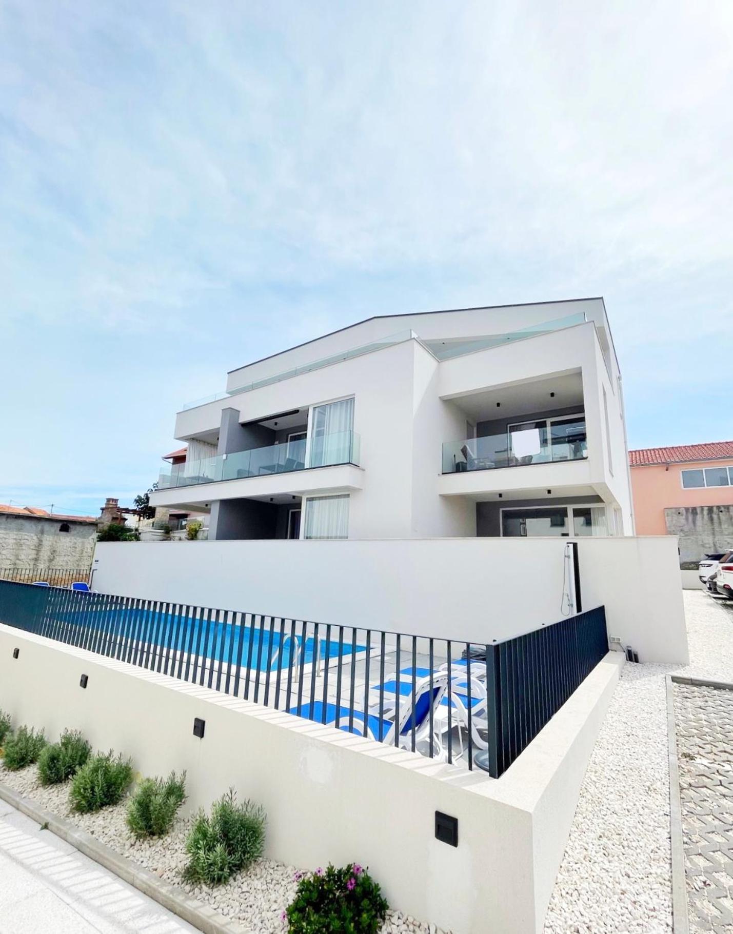 Villa Apartment 24 C โตรกีร์ ภายนอก รูปภาพ